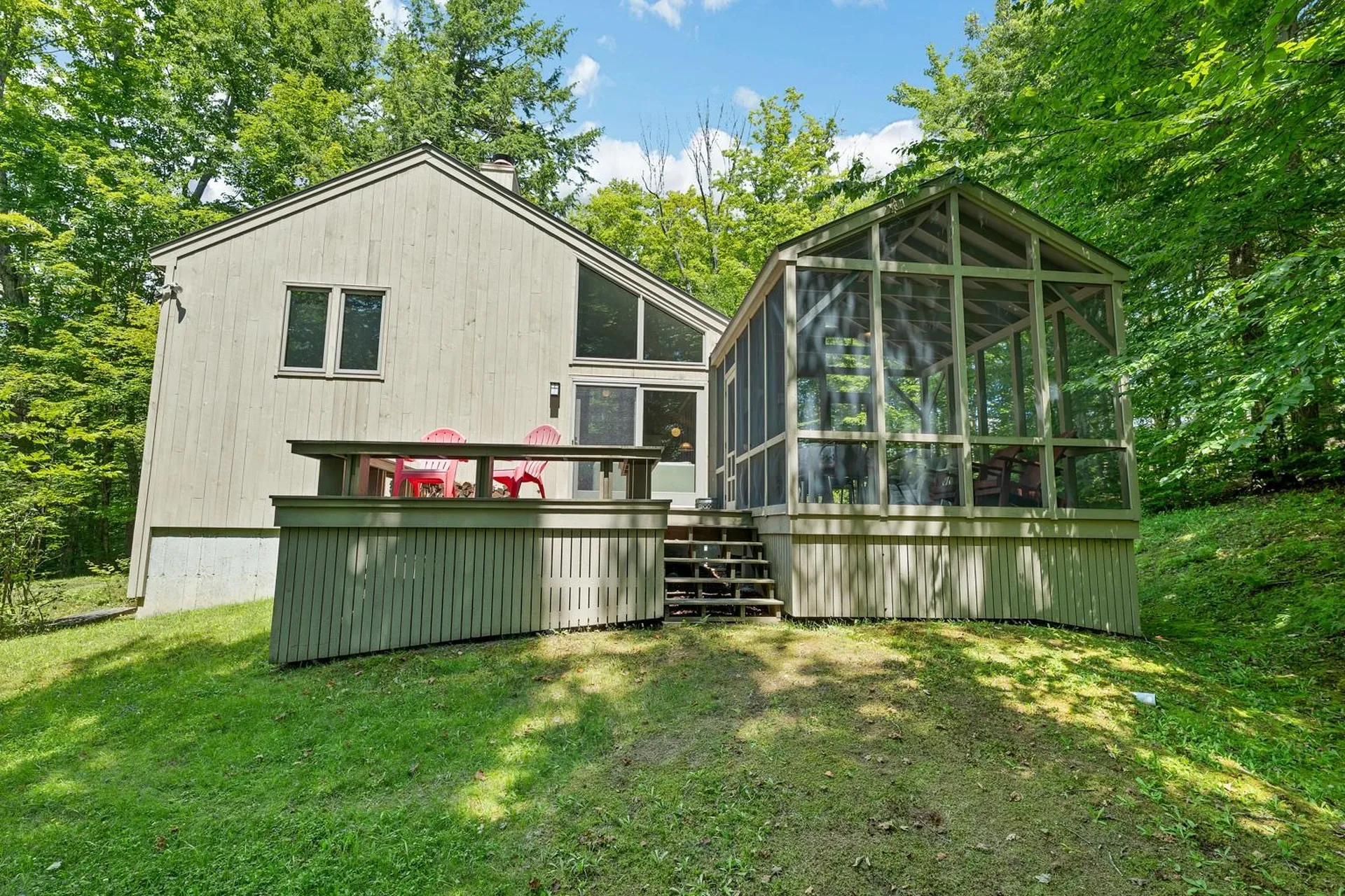 1383 King Hill Road New London NH 03257