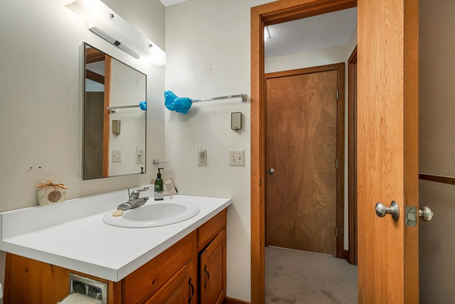 1383 King Hill Road New London NH 03257