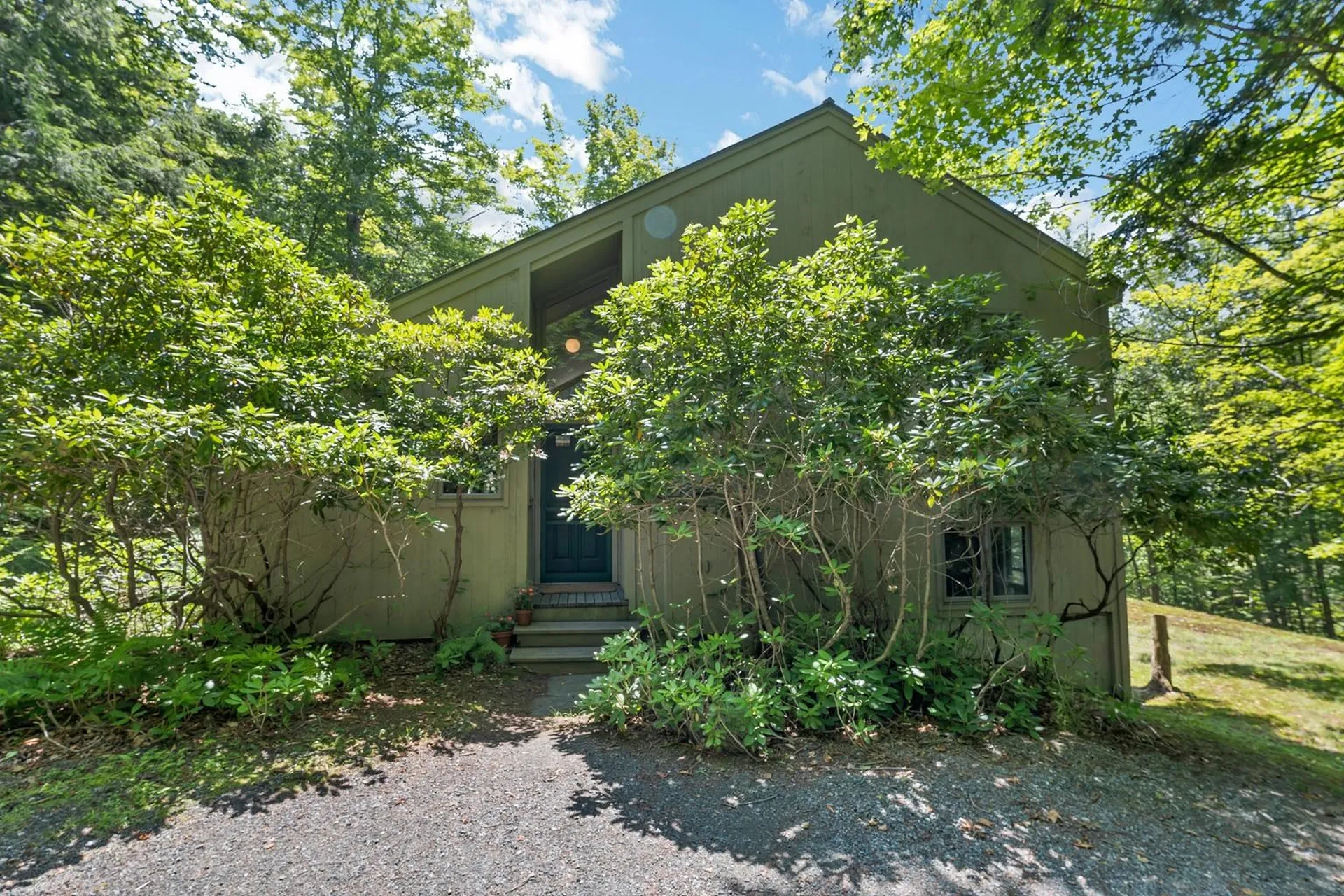 1383 King Hill Road New London NH 03257