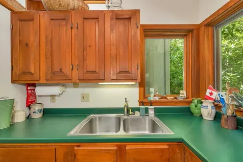1383 King Hill Road New London NH 03257