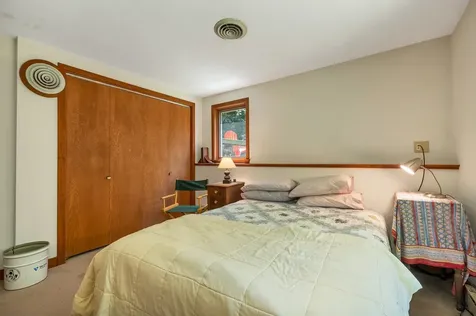 1383 King Hill Road New London NH 03257
