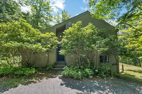 1383 King Hill Road New London NH 03257