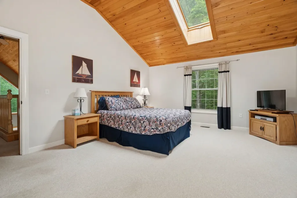 354 Cherry Valley Road Gilford NH 03249