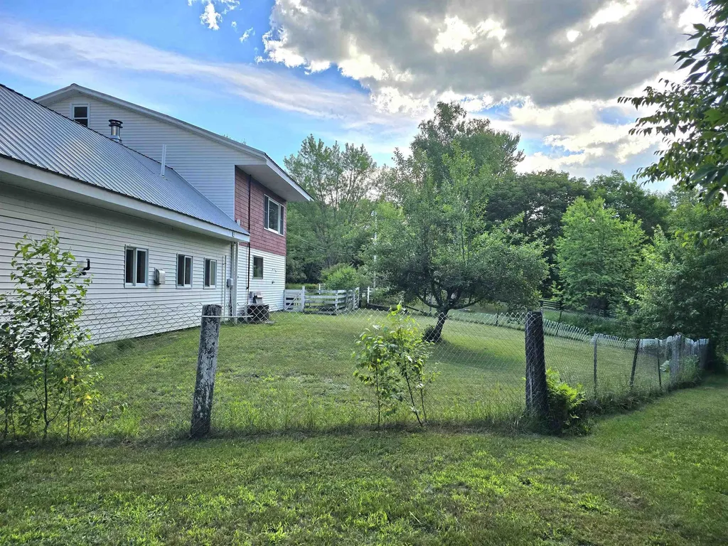 66 Covell Heights Northumberland NH 03582