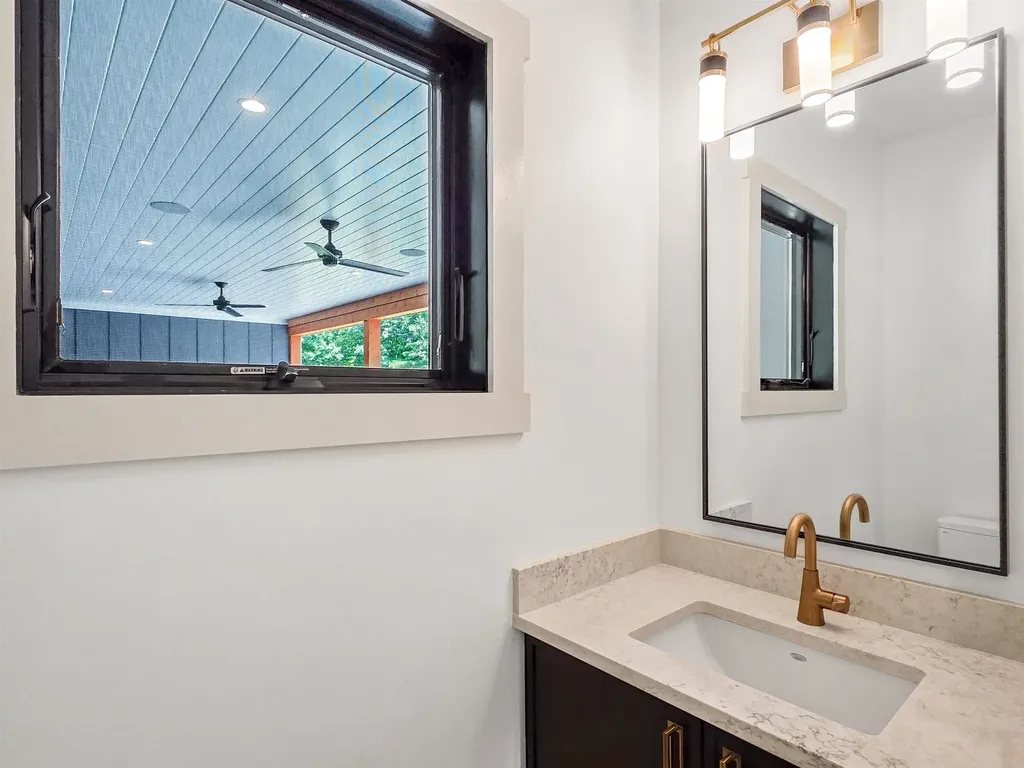 23 Charlotte Way Colchester VT 05446