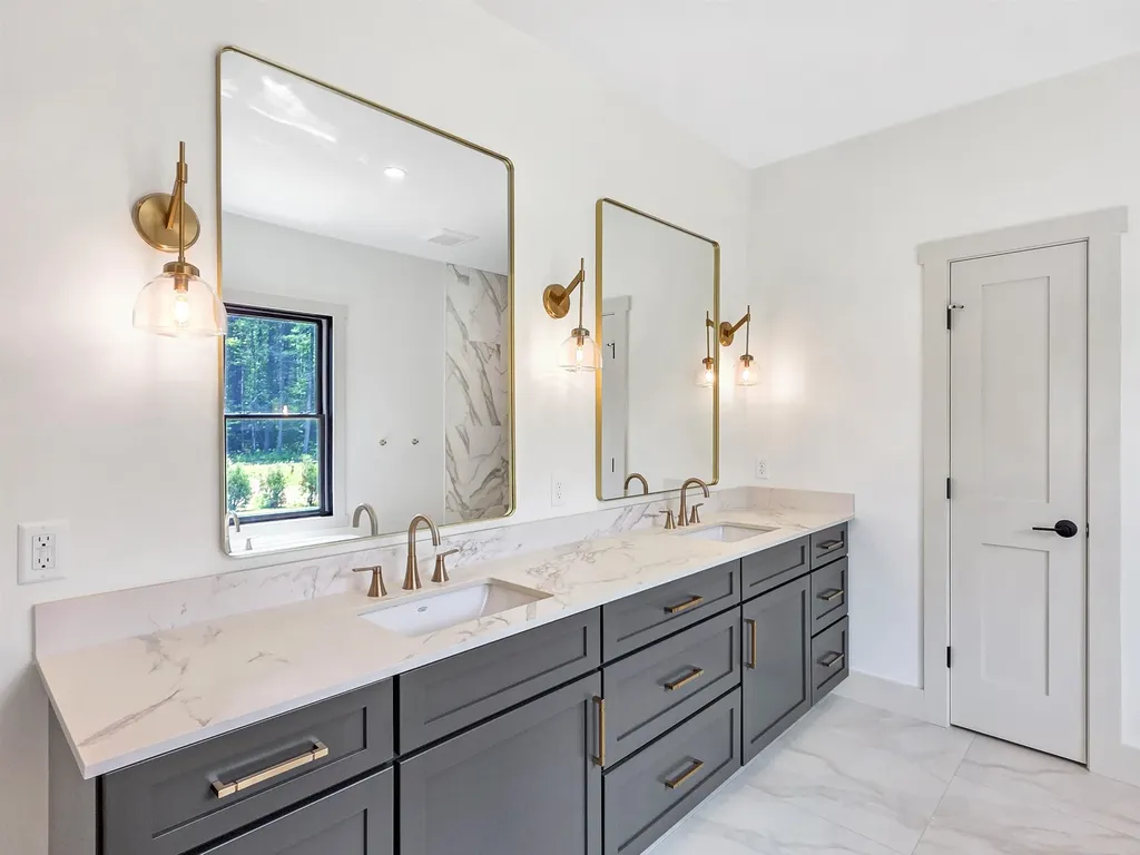 23 Charlotte Way Colchester VT 05446