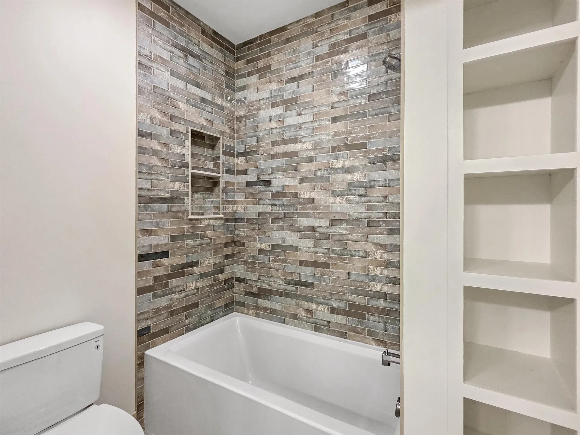 23 Charlotte Way Colchester VT 05446