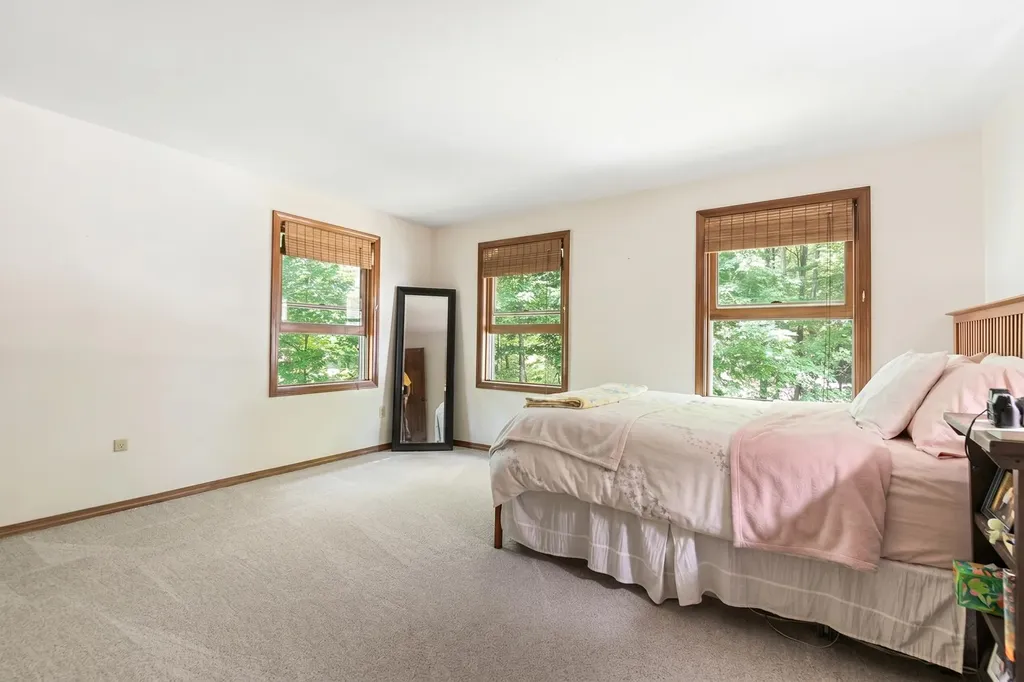 21 Hummingbird Hill Grantham NH 03753