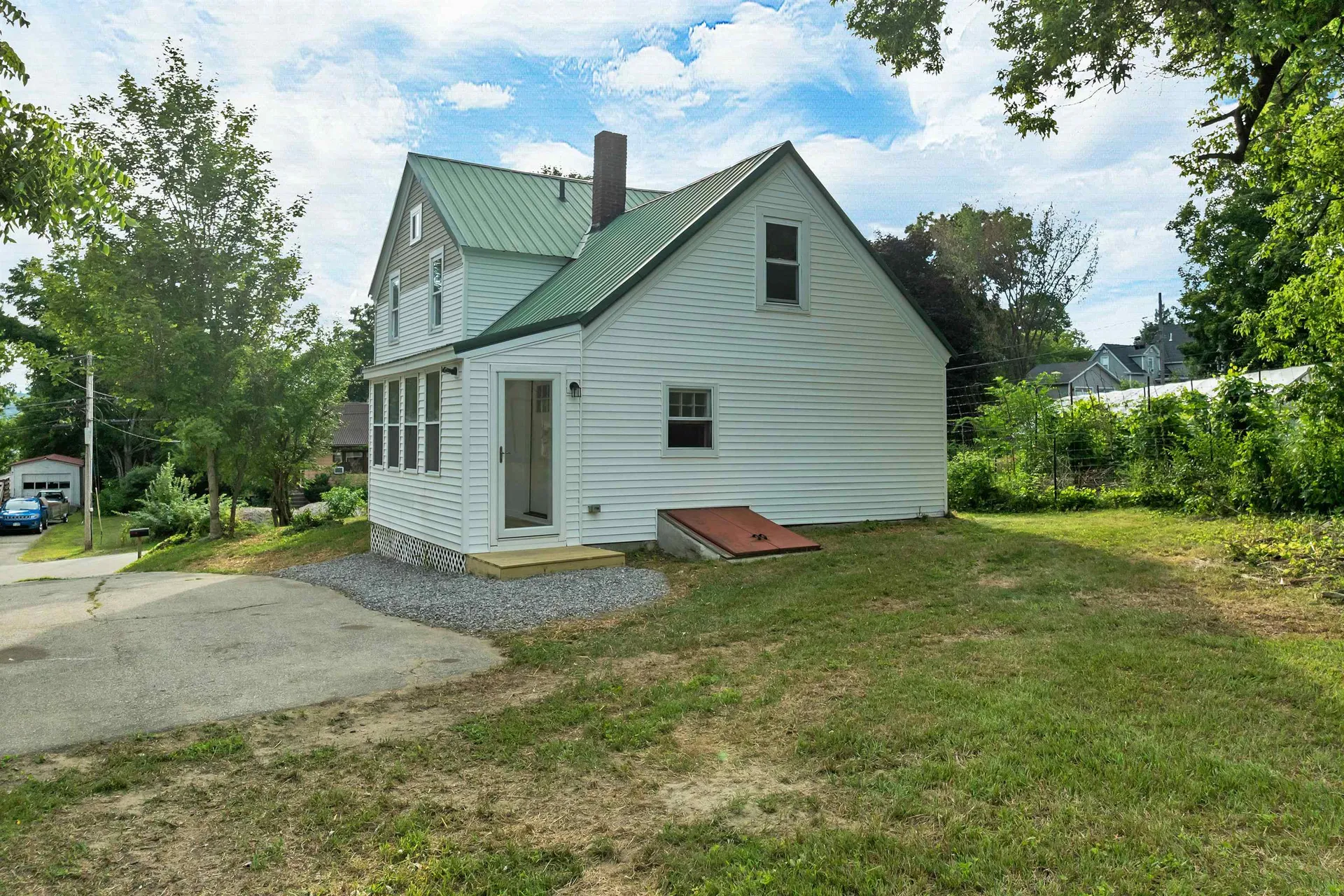 17 Charles Street Franklin NH 03235