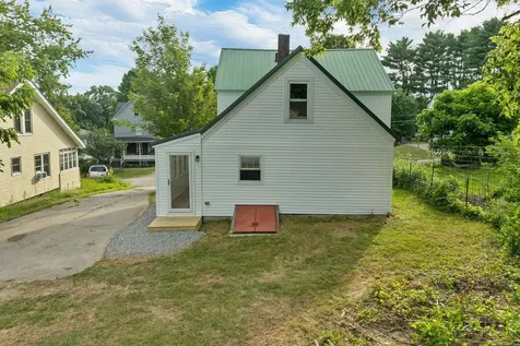 17 Charles Street Franklin NH 03235