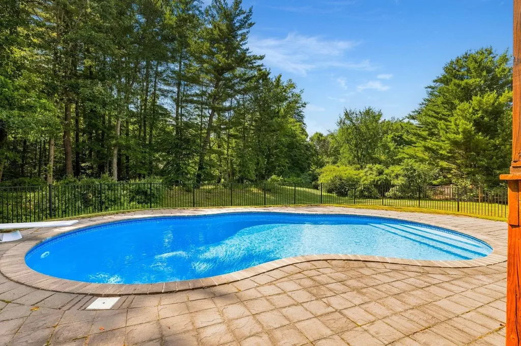 23 Birnum Woods Road Stratham NH 03885