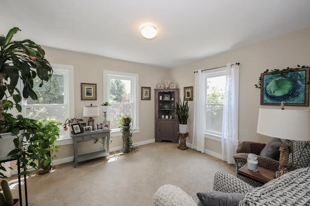 28 Spring Street Hinsdale NH 03451