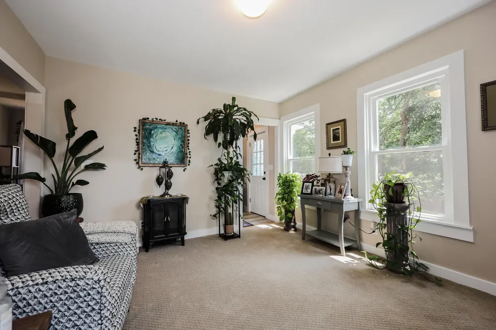 28 Spring Street Hinsdale NH 03451