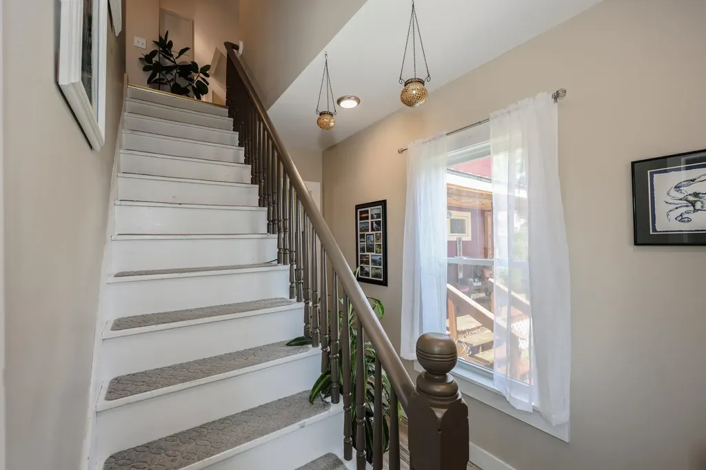 28 Spring Street Hinsdale NH 03451