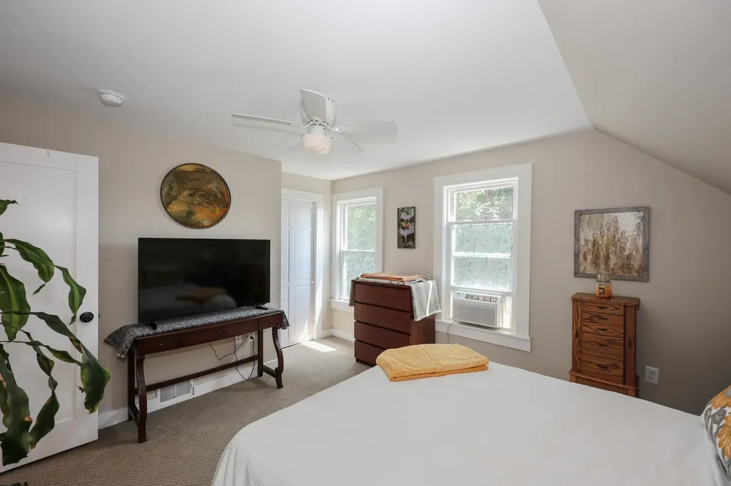 28 Spring Street Hinsdale NH 03451