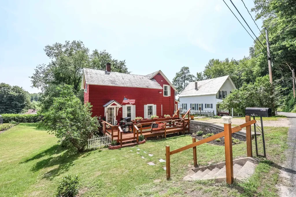 28 Spring Street Hinsdale NH 03451