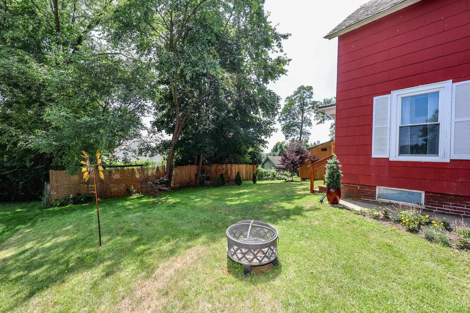 28 Spring Street Hinsdale NH 03451
