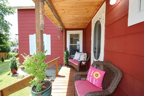 28 Spring Street Hinsdale NH 03451