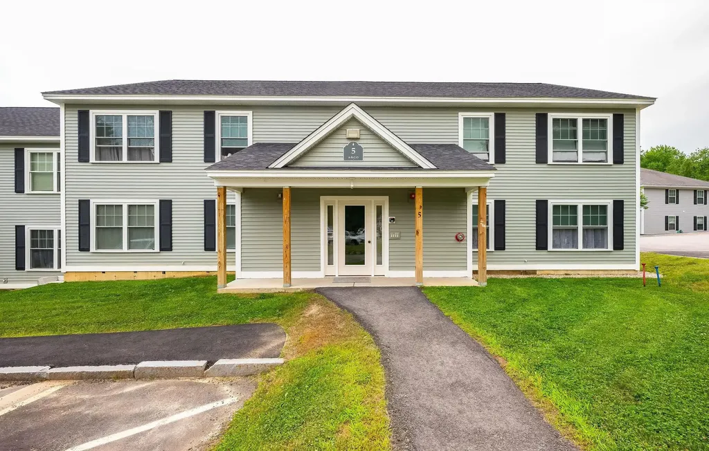 5 Miami Way Rochester NH 03867