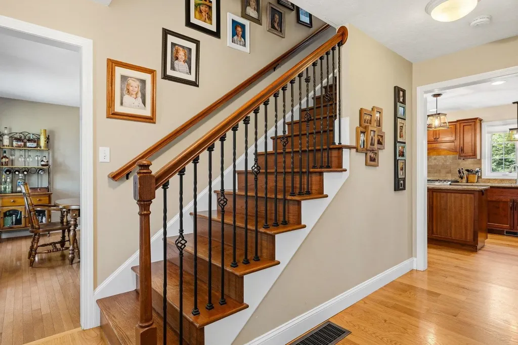 13 Robinson Street Brentwood NH 03833