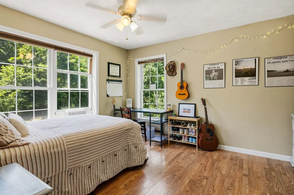 13 Robinson Street Brentwood NH 03833