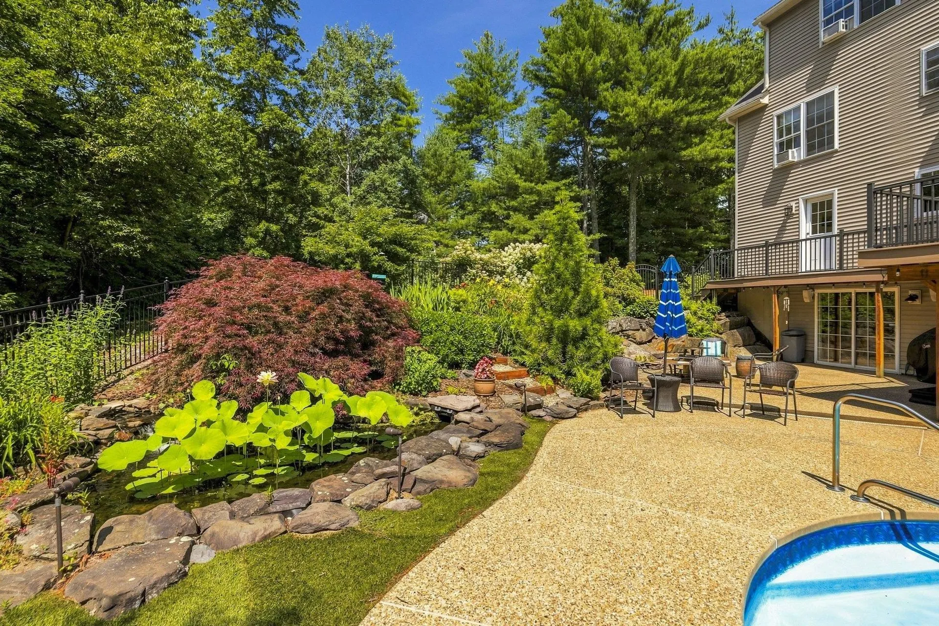 13 Robinson Street Brentwood NH 03833