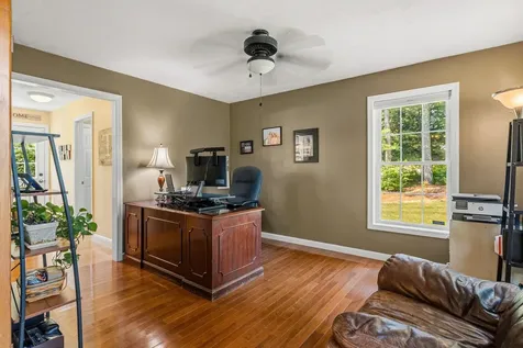 13 Robinson Street Brentwood NH 03833