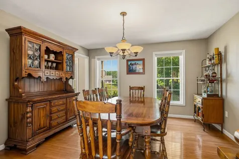 13 Robinson Street Brentwood NH 03833