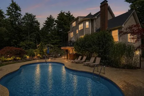 13 Robinson Street Brentwood NH 03833