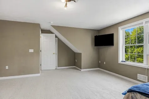 13 Robinson Street Brentwood NH 03833