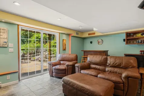 13 Robinson Street Brentwood NH 03833