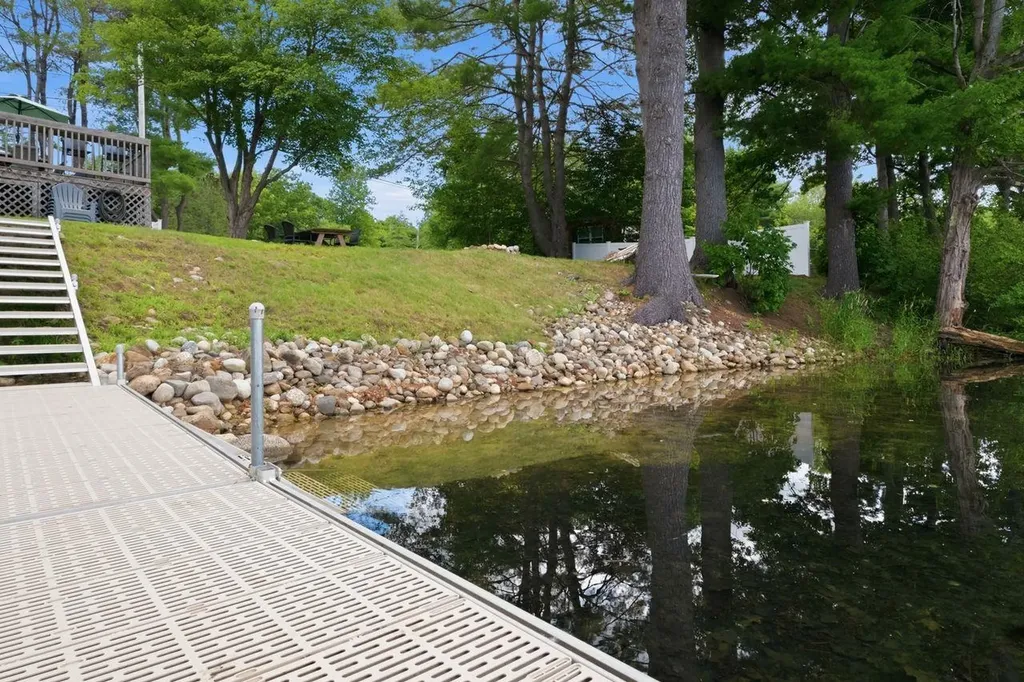 10 Silver Lake Drive Belmont NH 03220