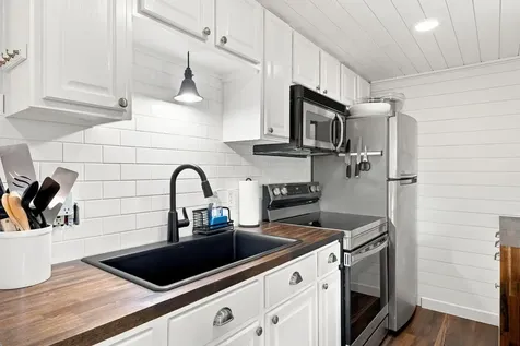 10 Silver Lake Drive Belmont NH 03220