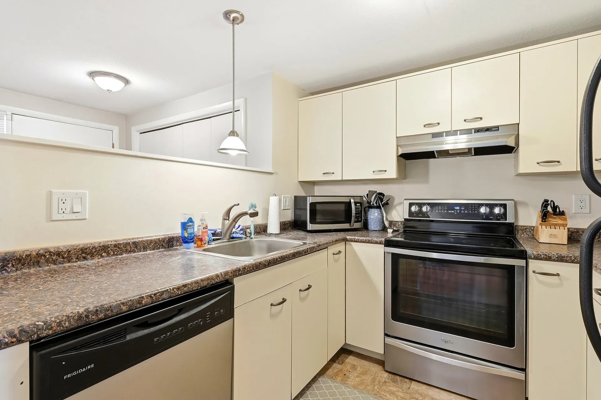 4 Remington Court Pembroke NH 03275