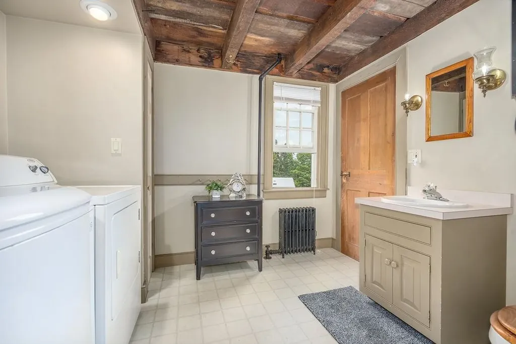 18 Catamount Road Northwood NH 03261