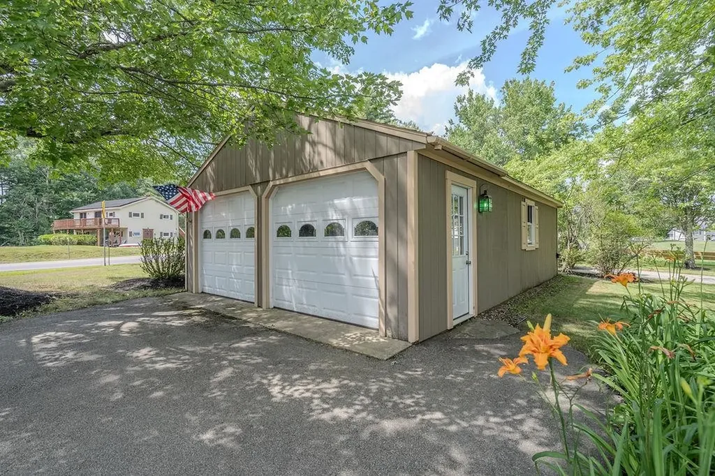 18 Catamount Road Northwood NH 03261