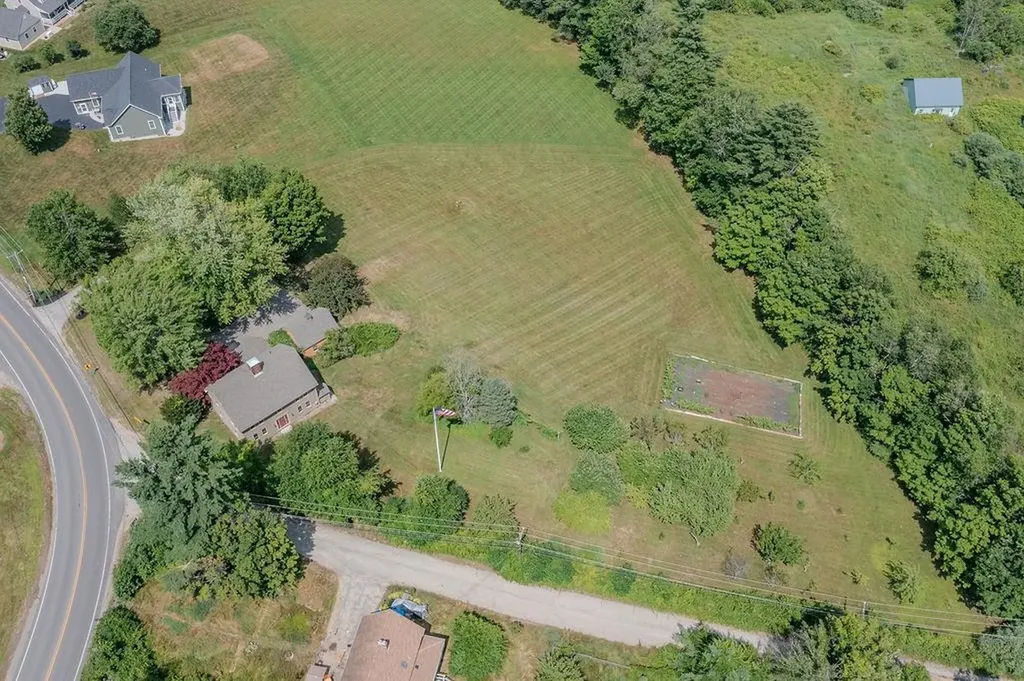 18 Catamount Road Northwood NH 03261