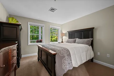 4 Sterling Hill Lane Exeter NH 03833