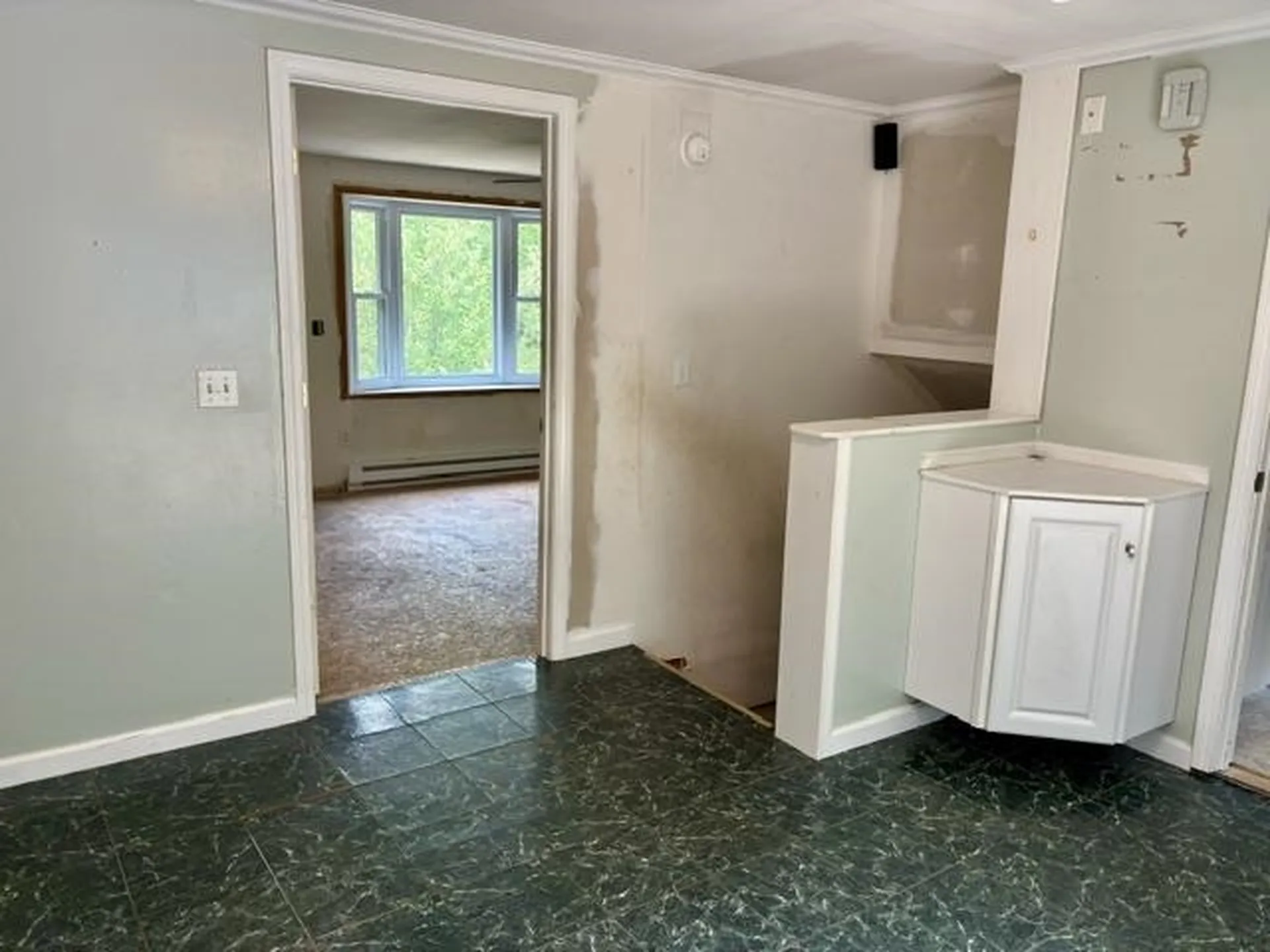 60 Heath Street Newton NH 03858