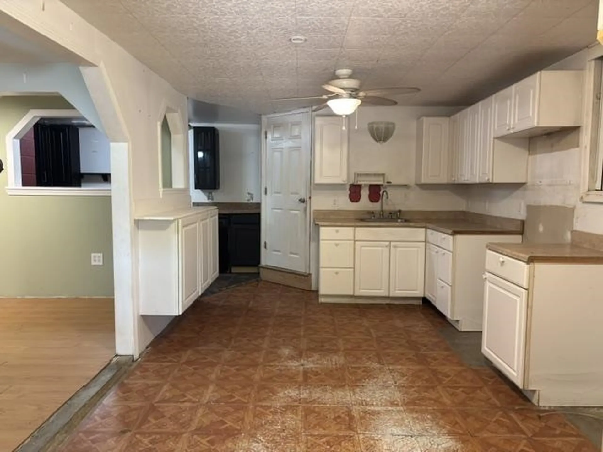 60 Heath Street Newton NH 03858