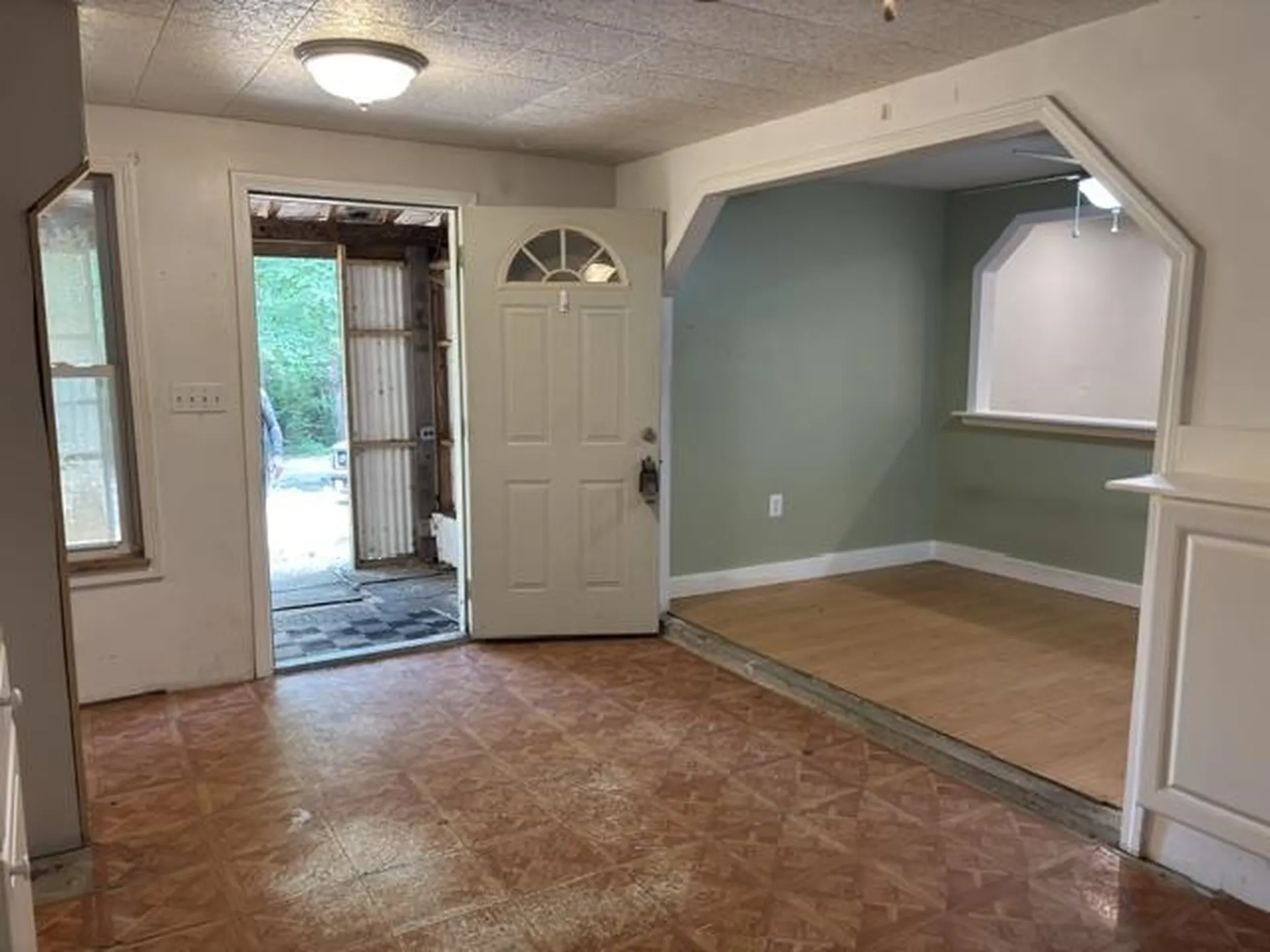 60 Heath Street Newton NH 03858