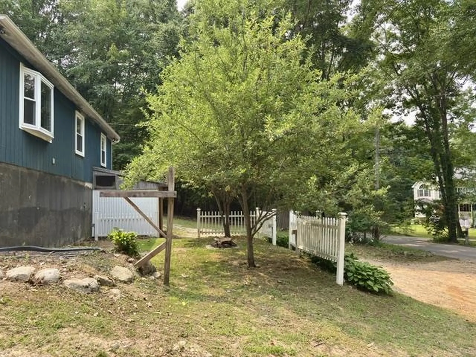 60 Heath Street Newton NH 03858