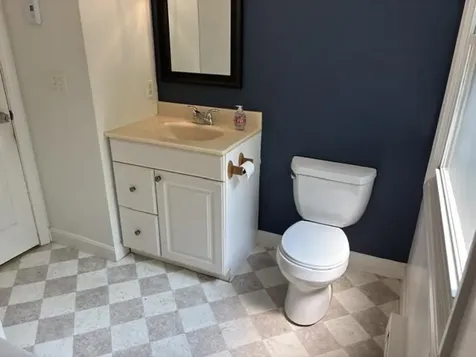 60 Heath Street Newton NH 03858
