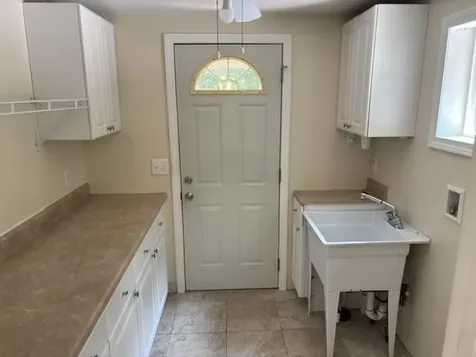 60 Heath Street Newton NH 03858