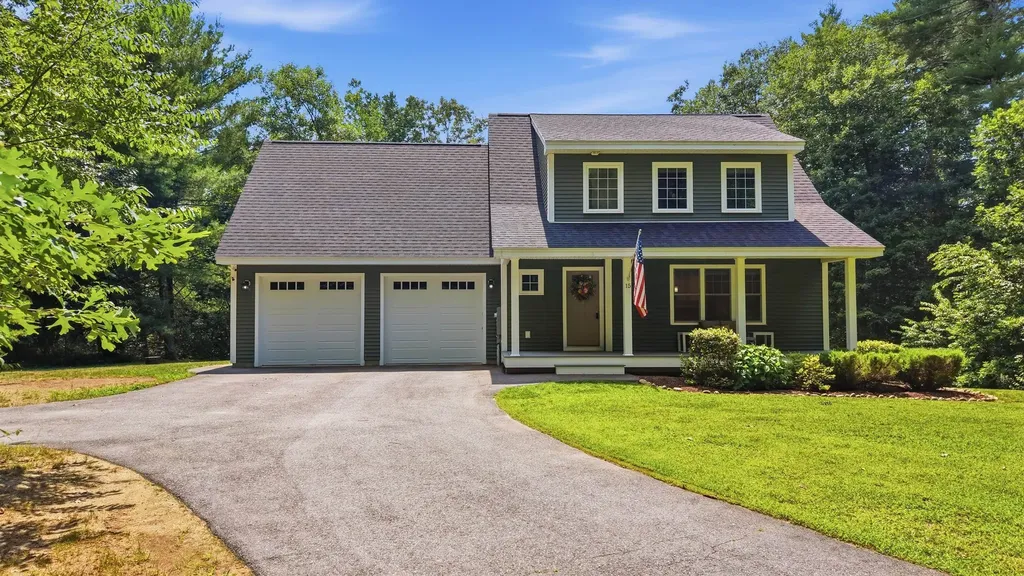 15 Newtown Plains Road Lee NH 03861