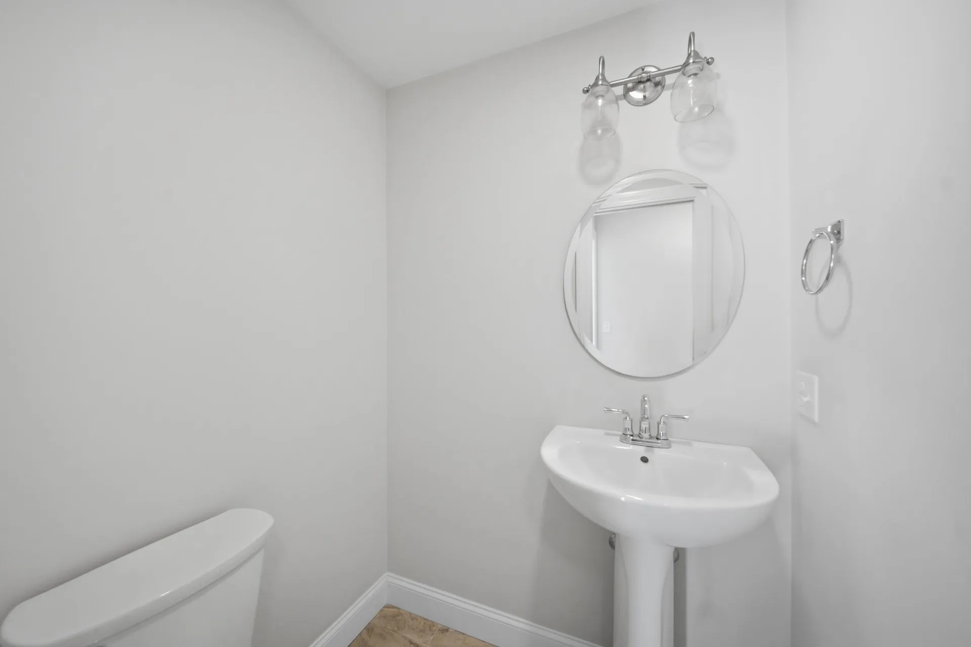 15 Newtown Plains Road Lee NH 03861