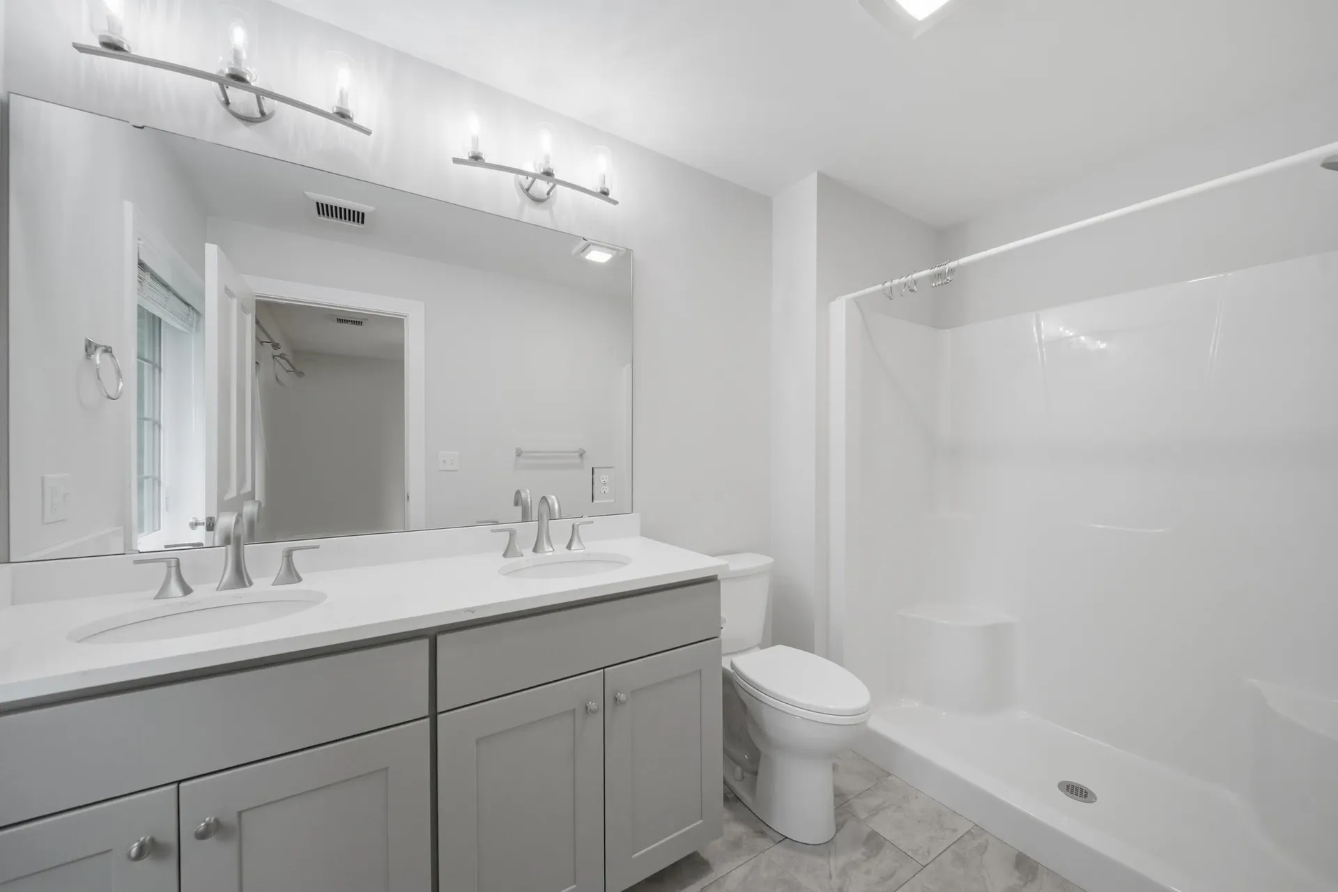 15 Newtown Plains Road Lee NH 03861