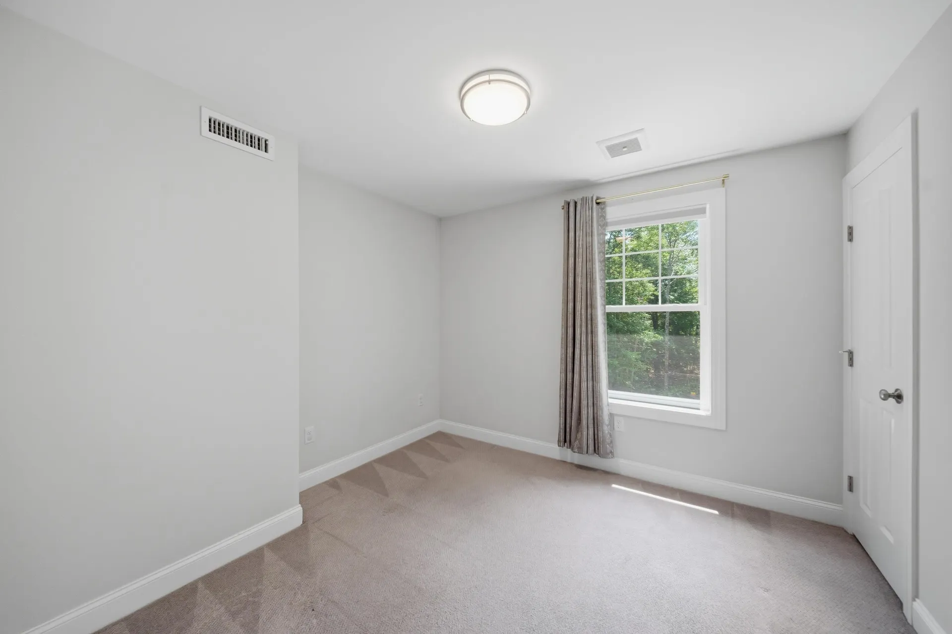 15 Newtown Plains Road Lee NH 03861