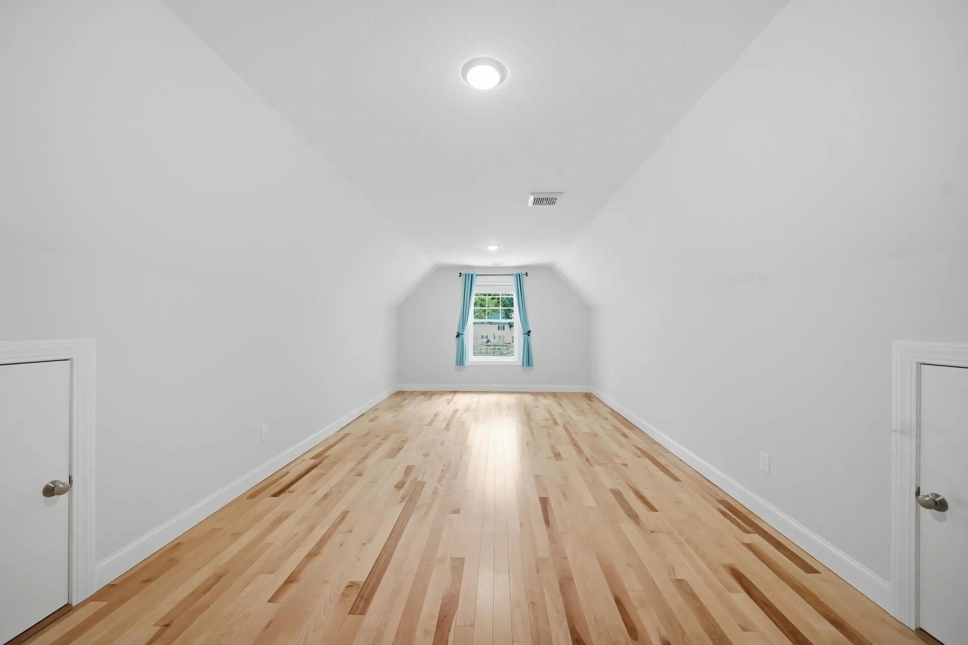 15 Newtown Plains Road Lee NH 03861