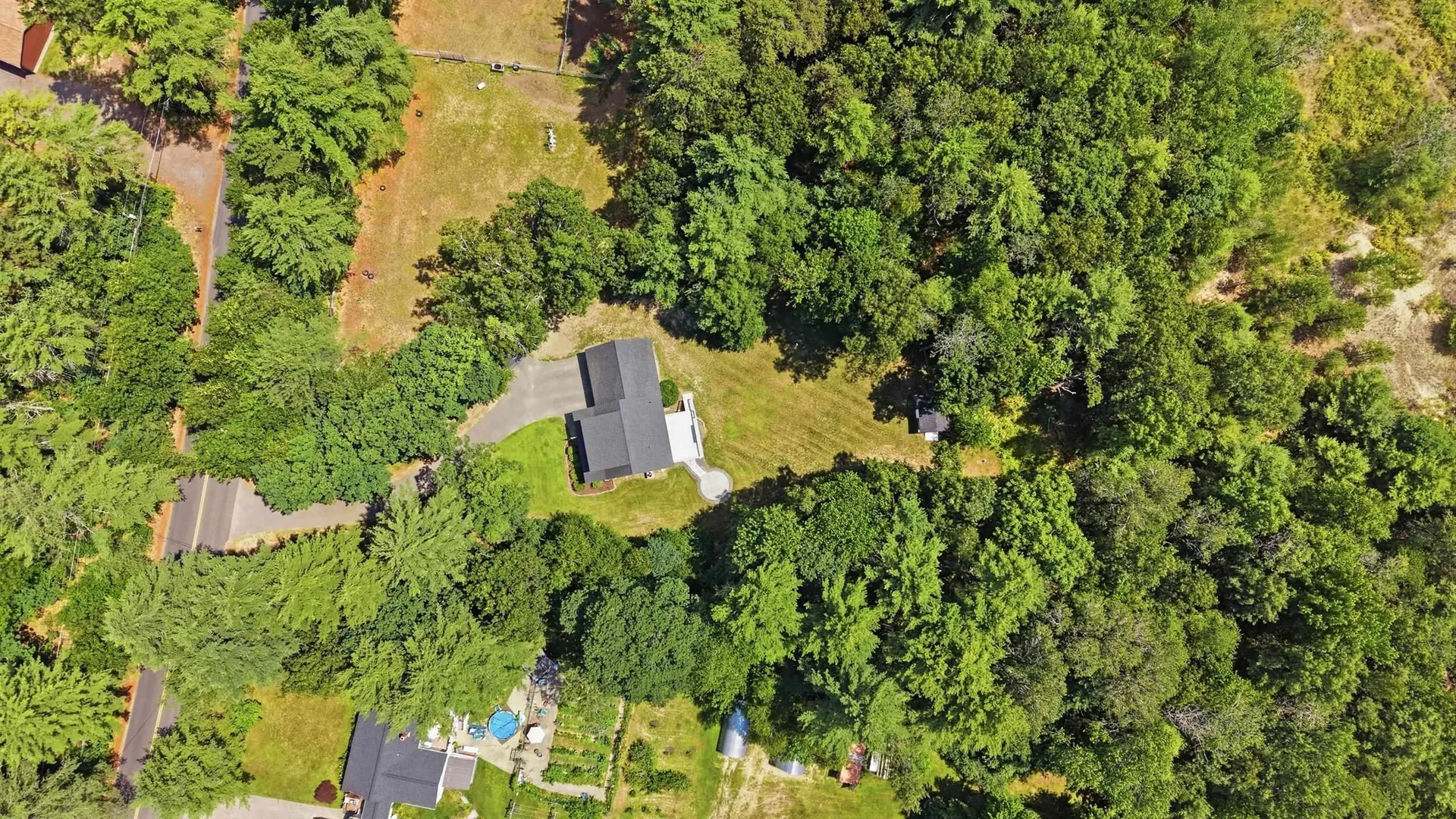 15 Newtown Plains Road Lee NH 03861